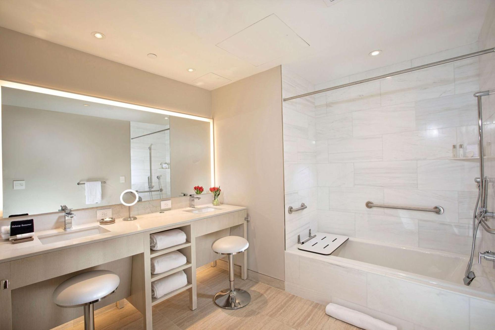 Hall Arts Hotel Dallas, Curio Collection By Hilton Exterior foto